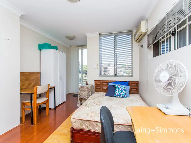 2 Macquarie Road