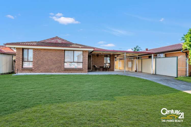 10 Gumdale Avenue, St Johns Park NSW 2176