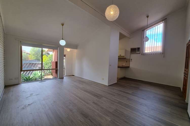 Fourth view of Homely unit listing, 17/11 Hannah Street, Cheltenham VIC 3192