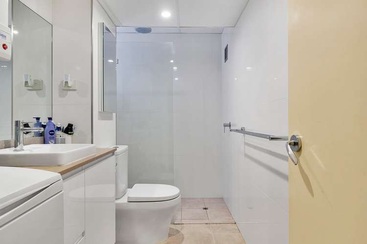 Third view of Homely apartment listing, 1455/37 King Street, Sydney NSW 2000