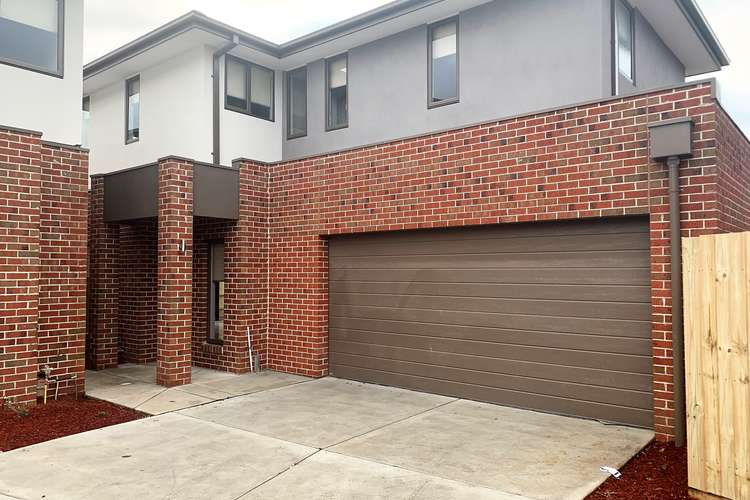 Main view of Homely house listing, 2/13 Henry Street, Pakenham VIC 3810