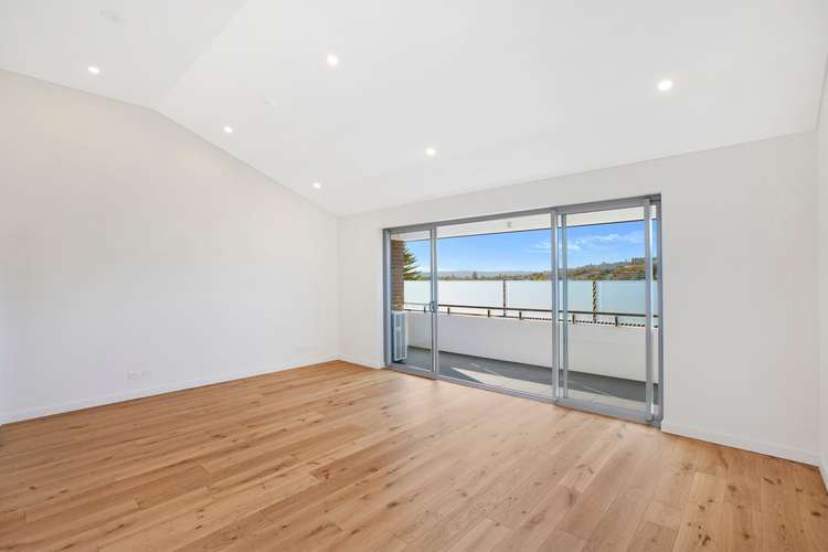 Third view of Homely studio listing, 6/4 Hastings Parade, North Bondi NSW 2026