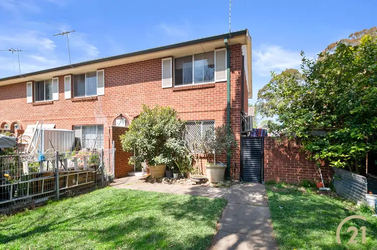 5/112 Wattle Ave, Carramar NSW 2163