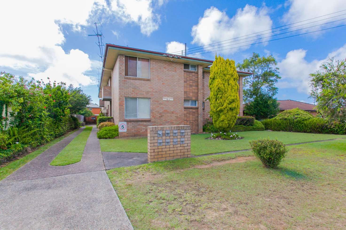 Main view of Homely unit listing, 2/4 Milson Street, Charlestown NSW 2290