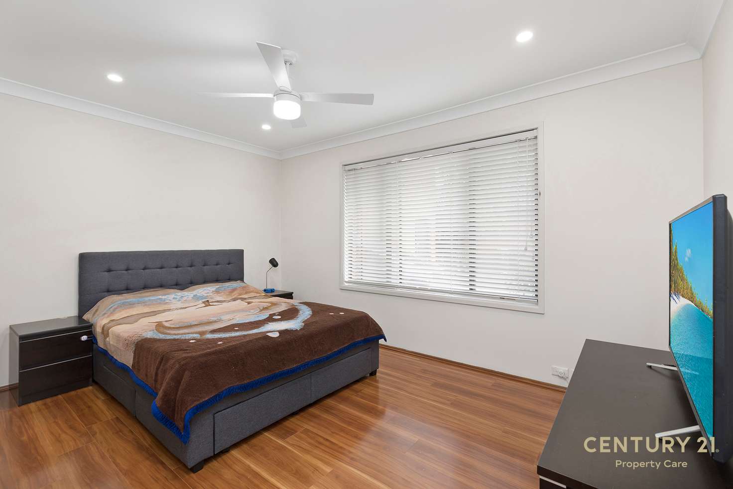 Main view of Homely villa listing, 5/2 Alderney St, Minto NSW 2566