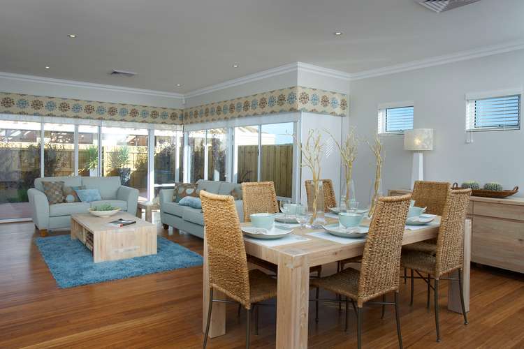 Fifth view of Homely house listing, 2 Splendens Turn, Halls Head WA 6210