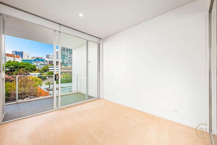 Fourth view of Homely apartment listing, 909/8 Northcote Street, St Leonards NSW 2065