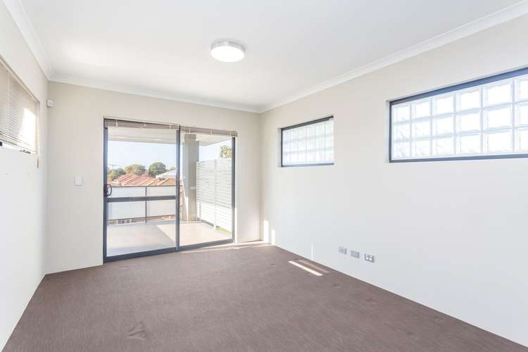 5/3 Beverley Road, Cloverdale WA 6105