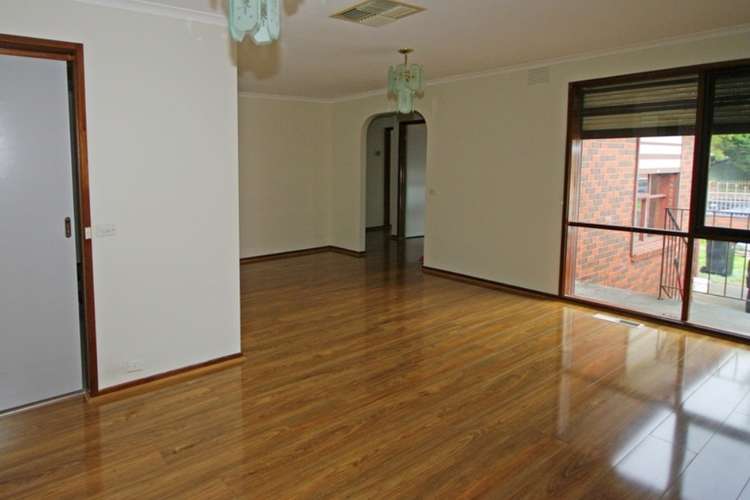 Second view of Homely house listing, 3 Hunt Crescent, Clarinda VIC 3169