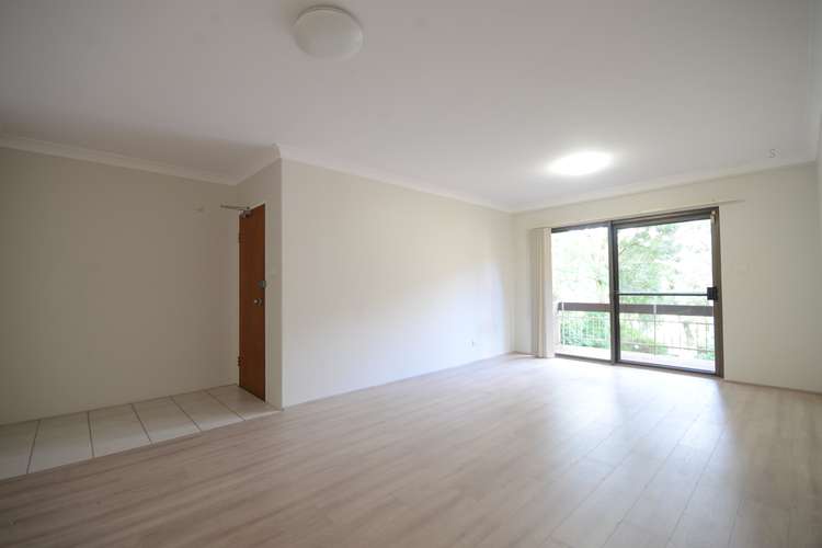 Third view of Homely apartment listing, 4/33 Park Ave, Westmead NSW 2145