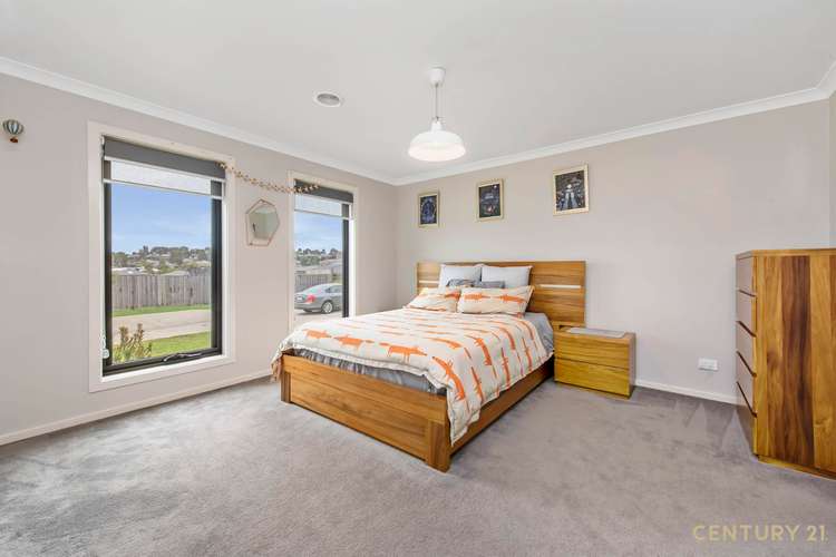 Second view of Homely house listing, 58 Meadowlea Crescent, Pakenham VIC 3810