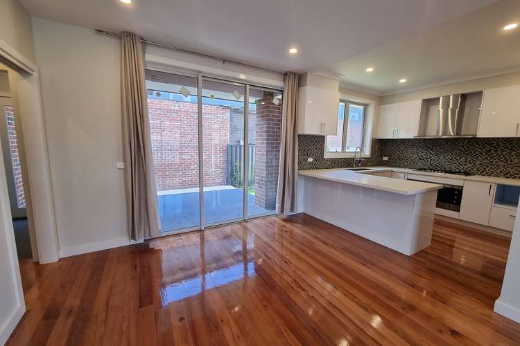 Fifth view of Homely townhouse listing, 2/39 Golf Links Avenue, Oakleigh VIC 3166