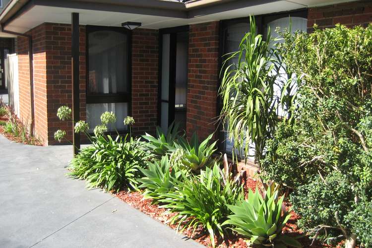 Second view of Homely house listing, 1/15 Debbie Close, Clarinda VIC 3169