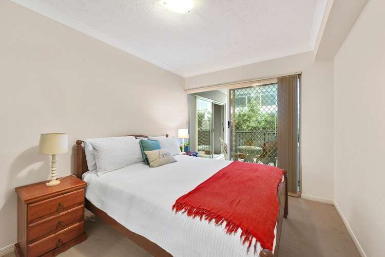 Fifth view of Homely apartment listing, 2/8 Bunton Street, Scarborough QLD 4020