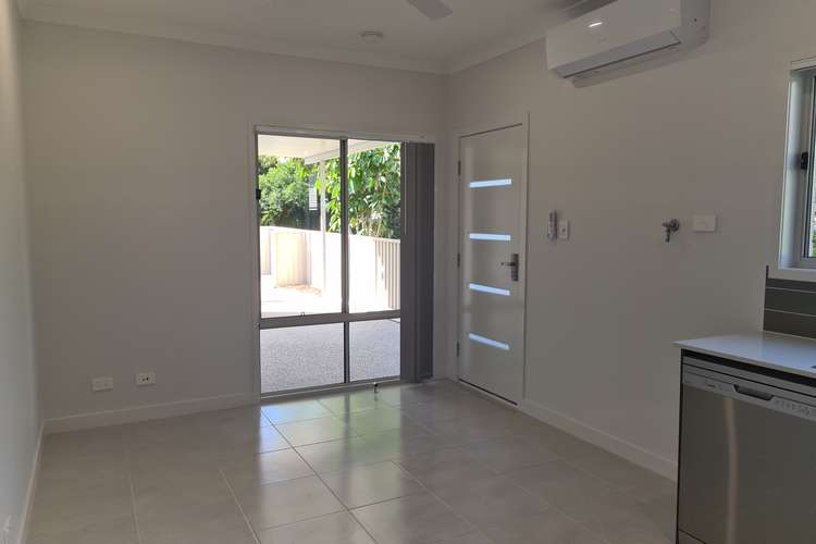 Fourth view of Homely semiDetached listing, 2/23e Lucinda Street, Clontarf QLD 4019