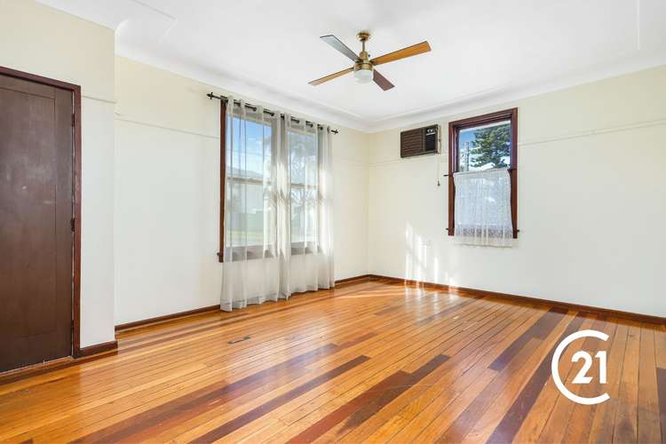 Second view of Homely house listing, 32 Dawn Drive, Seven Hills NSW 2147