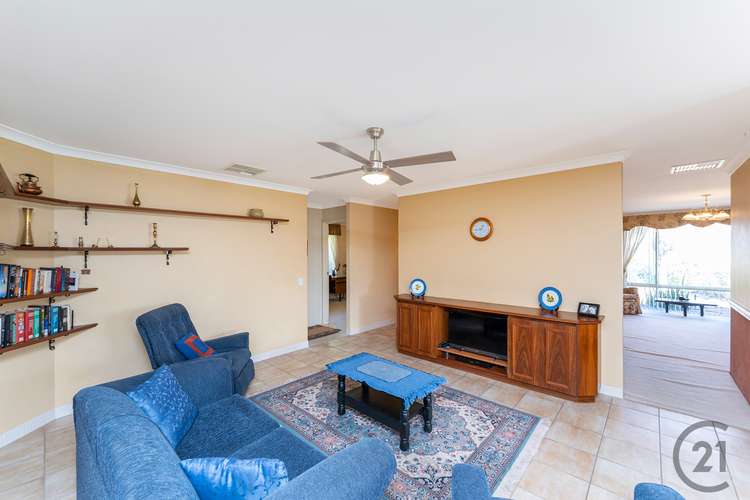 Fifth view of Homely house listing, 2 Castilloa Court, Halls Head WA 6210