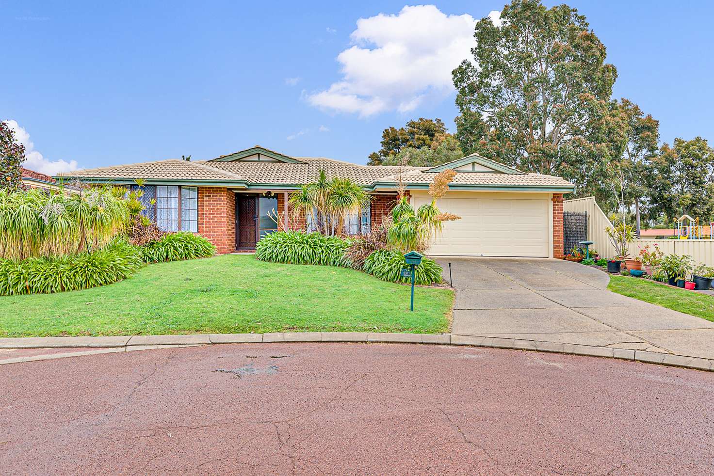 Main view of Homely house listing, 24 Pipit Close, Huntingdale WA 6110