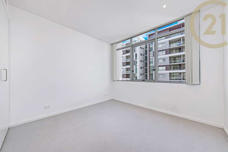 Fourth view of Homely apartment listing, E1207/1 Saunders Close, Macquarie Park NSW 2113
