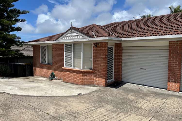 Main view of Homely villa listing, 2/4 Ibis Close, Mount Hutton NSW 2290