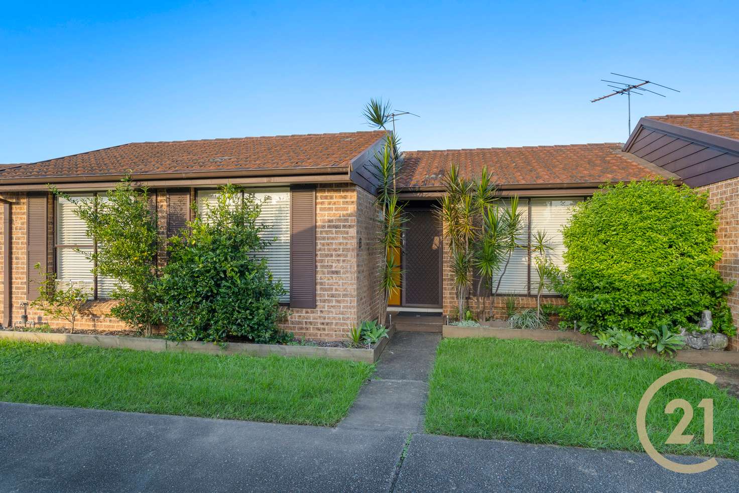 Main view of Homely villa listing, 8/28 Coolaroo Crescent, Lurnea NSW 2170