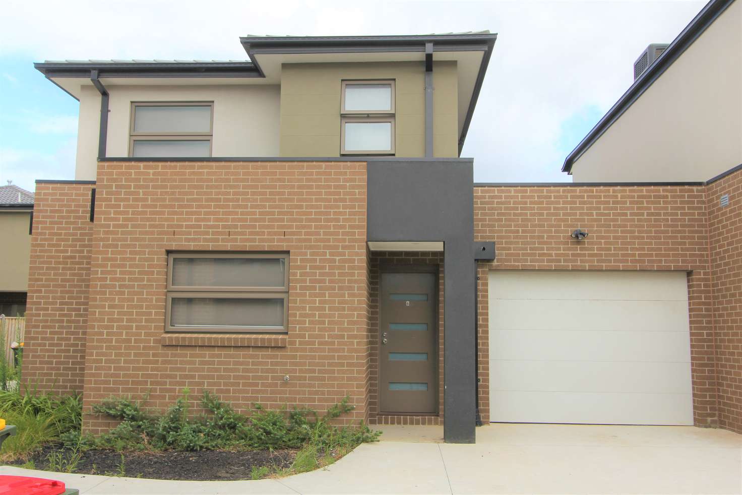 Main view of Homely townhouse listing, 6 Kabi Circuit, Springvale South VIC 3172