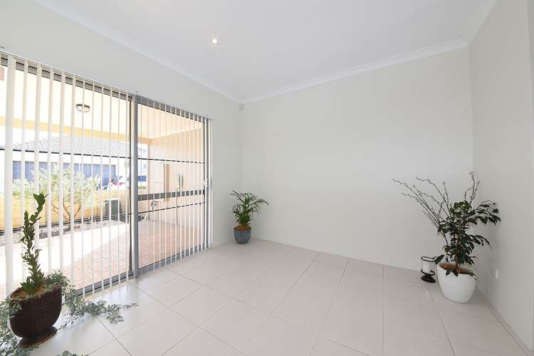Fifth view of Homely house listing, 6 Dungarvan Court, Ridgewood WA 6030