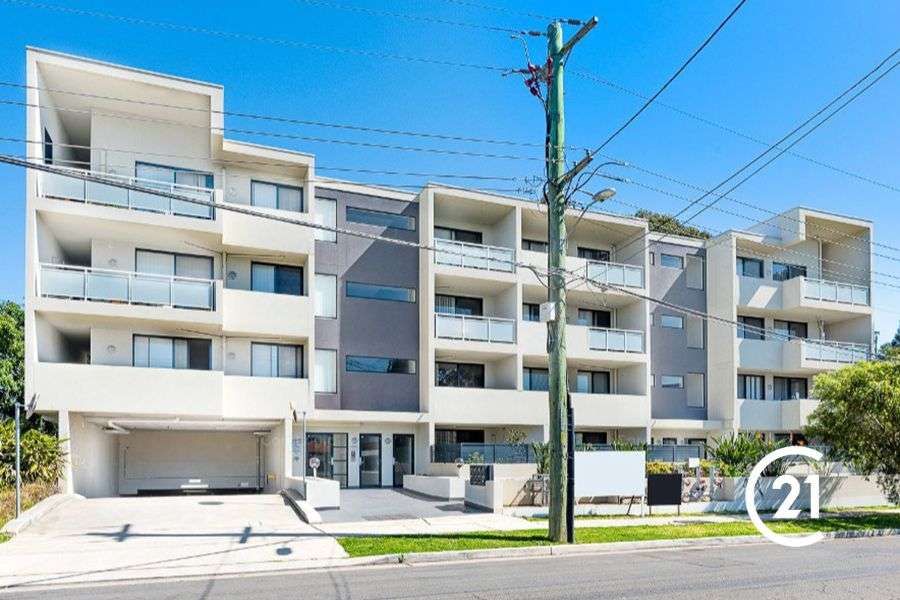 Main view of Homely unit listing, 19/8-10 Octavia Street, Toongabbie NSW 2146