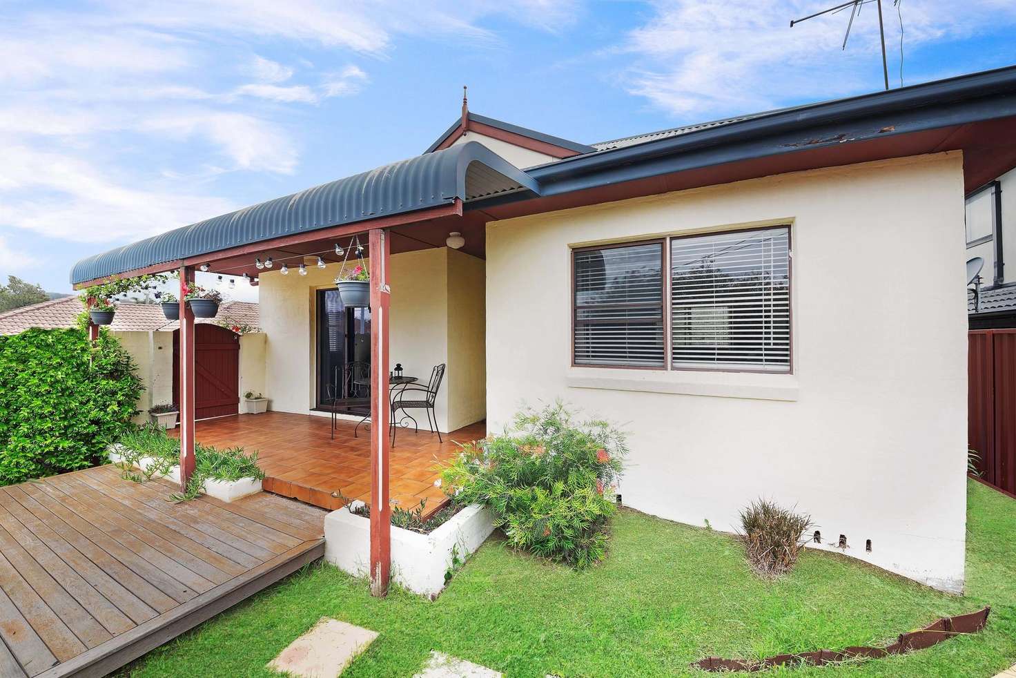 Main view of Homely villa listing, 1/140 Barrenjoey Road, Ettalong Beach NSW 2257