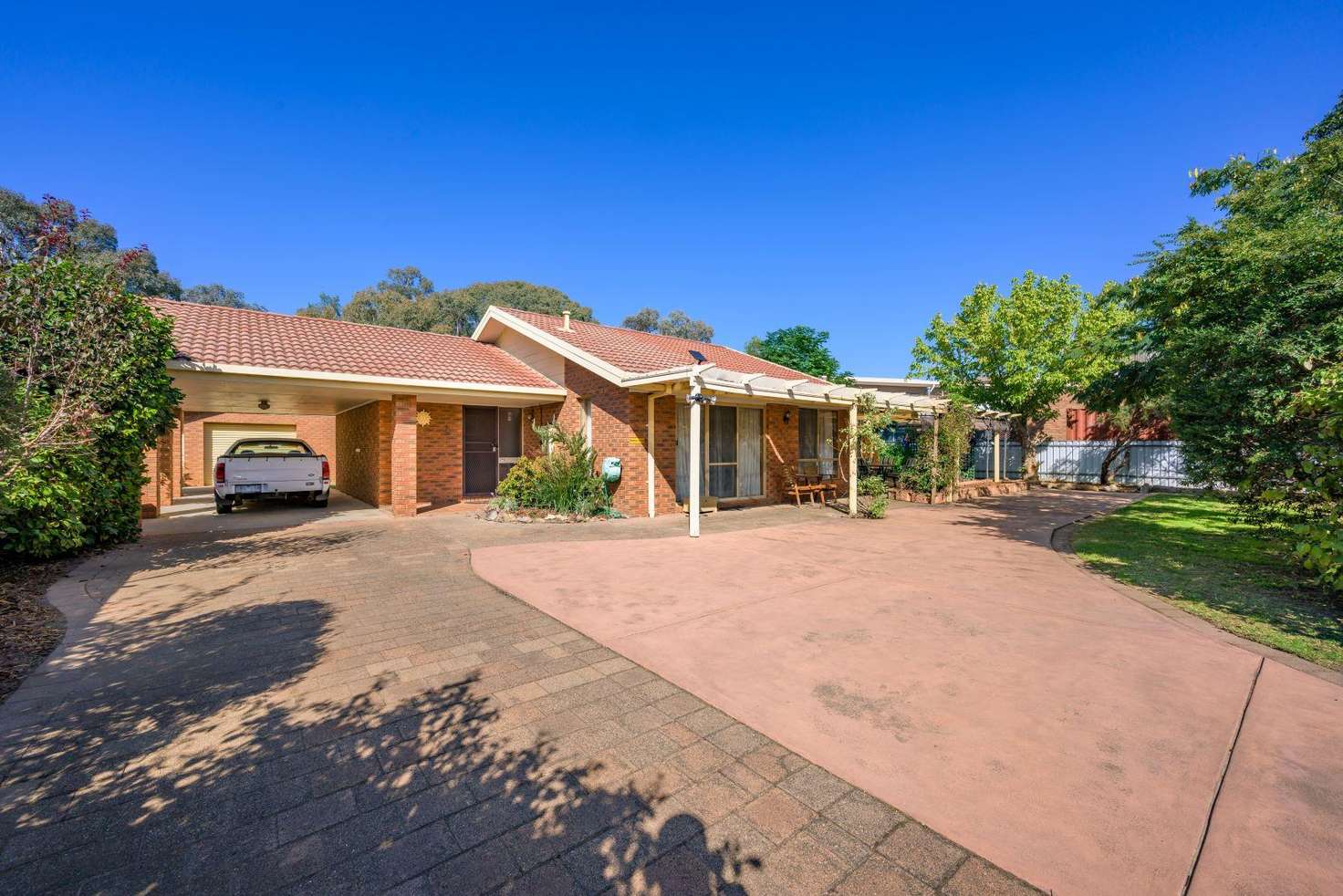 Main view of Homely house listing, 6 Norm Court, Wodonga VIC 3690