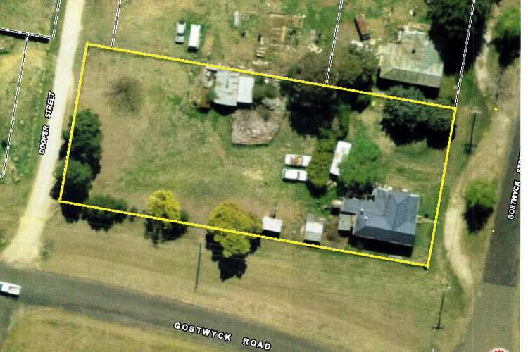 Second view of Homely house listing, 2 Gostwyck Street, Uralla NSW 2358