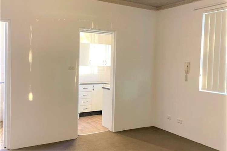 Third view of Homely apartment listing, 6/30 Susan Street, Newtown NSW 2042