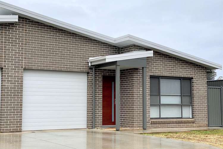 Main view of Homely villa listing, 2/57 Kingham Street, Tamworth NSW 2340
