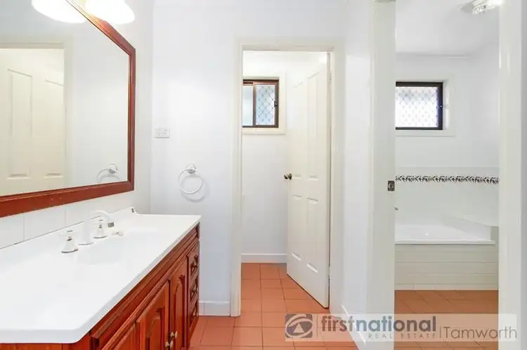 Seventh view of Homely house listing, 18 Wahroonga Drive, Hillvue NSW 2340
