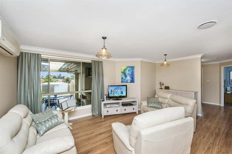 Fourth view of Homely house listing, 8 Woodside Ct, Lake Haven NSW 2263
