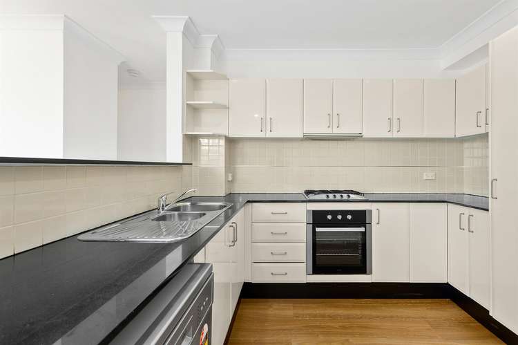 Second view of Homely house listing, 18/12-14 Gladstone Avenue, Wollongong NSW 2500
