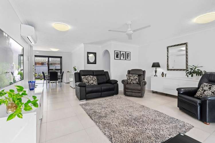 2/43 Treeview Drive, Burleigh Waters QLD 4220