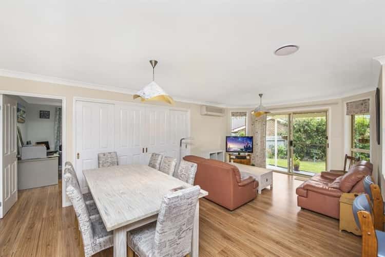 Fifth view of Homely house listing, 8 Woodside Ct, Lake Haven NSW 2263