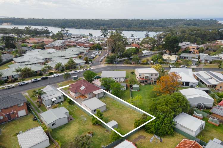 13 Iverison Road, Sussex Inlet NSW 2540