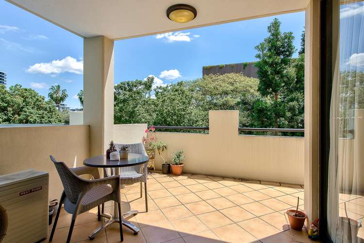 221/5 Edmondstone Street, South Brisbane QLD 4101