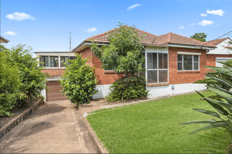 15 Bukari Street, West Wollongong NSW 2500