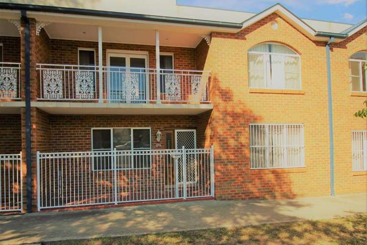 Main view of Homely townhouse listing, 2/175 Keppel St, Bathurst NSW 2795