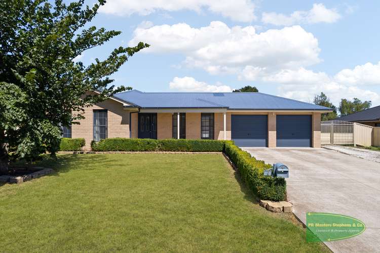 6 Piggott Place, Blayney NSW 2799