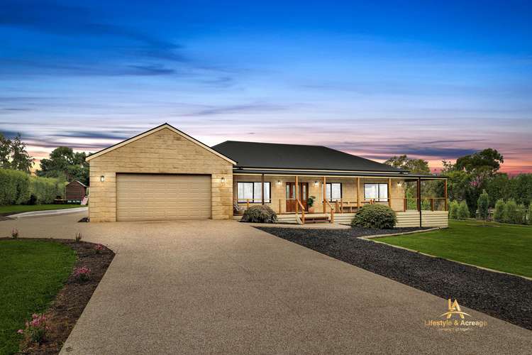 Main view of Homely acreageSemiRural listing, 10 Robin Hood Way, Drouin VIC 3818