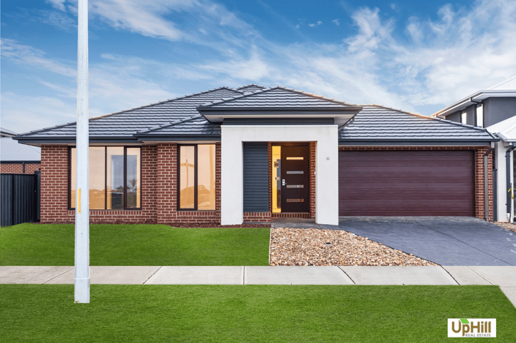 7 Glory Street, Clyde North VIC 3978