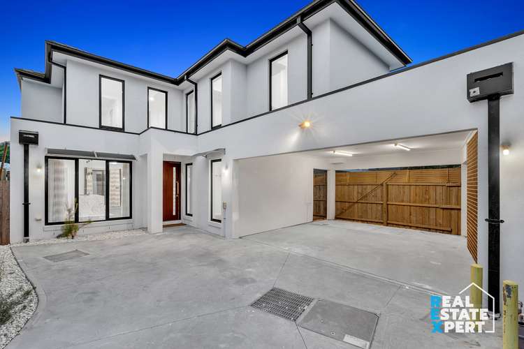 Main view of Homely house listing, 2/6 Mawson Court, Cranbourne North VIC 3977