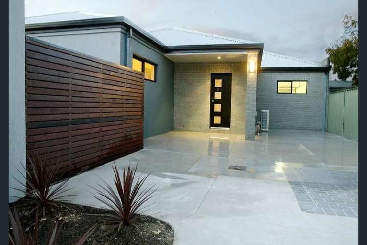 Main view of Homely townhouse listing, 3/430 BUCKINGHAM STREET, North Albury NSW 2640