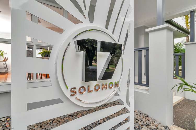17 Solomon Place, Mooroobool QLD 4870