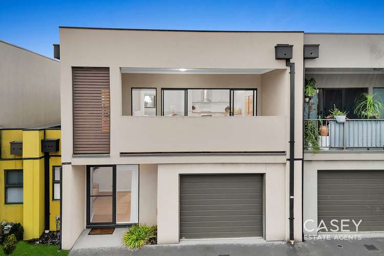 Main view of Homely townhouse listing, 7 Zeta Circuit, Cranbourne North VIC 3977