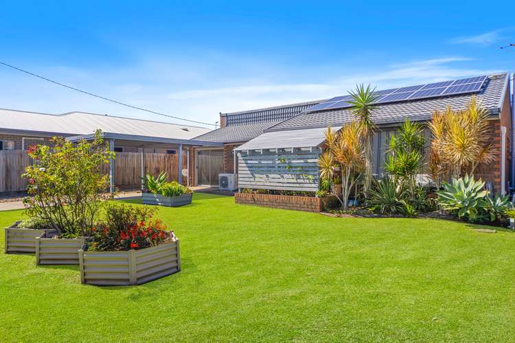 16 Dianthus Avenue, Banksia Beach QLD 4507